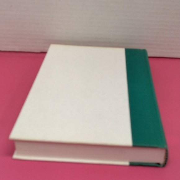 Hardcover book IRISH GOLD by Andrew M Greeley 1994 first edition - Picture 7 of 10